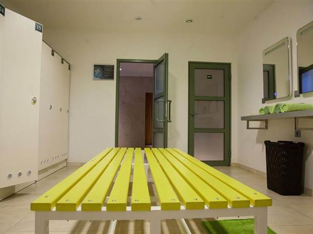 Продается прибыльный теннисный комплекс