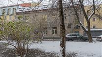 Здание с парковкой под отель/гостиницу