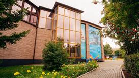 Продается спортивный комплекс с двумя бассейнами для детей.