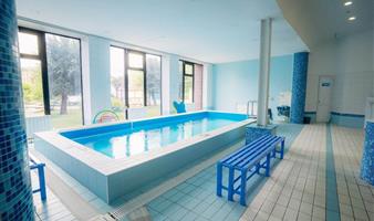 Продается спортивный комплекс с двумя бассейнами для детей.